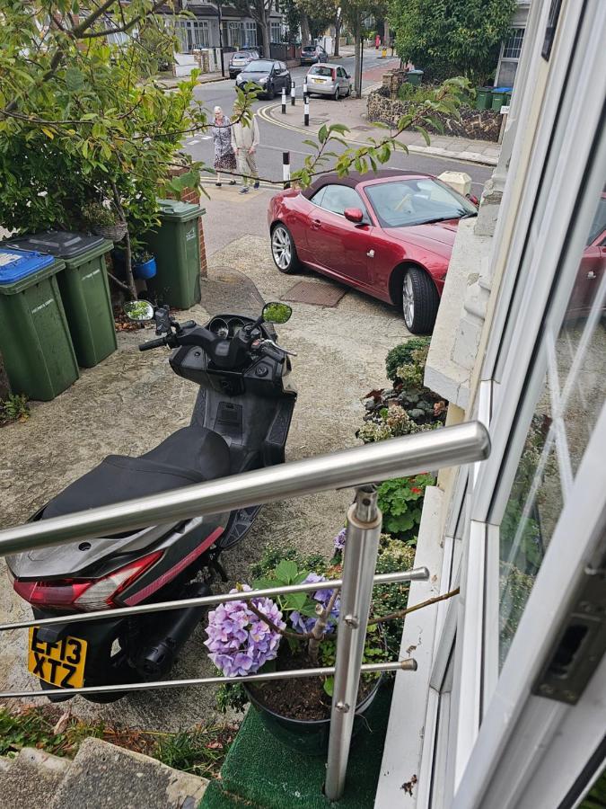 Ensuite Double Room Elizabeth Line Abbeywood Abbey Wood Bagian luar foto
